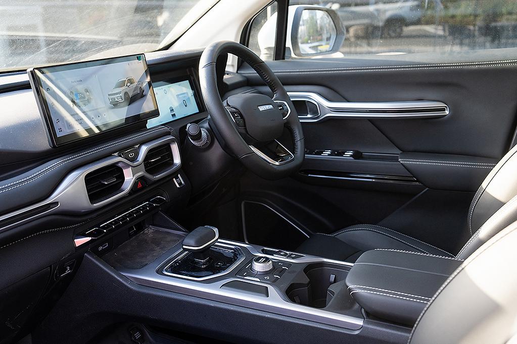 Geely Radar RD6 4WD — Interior